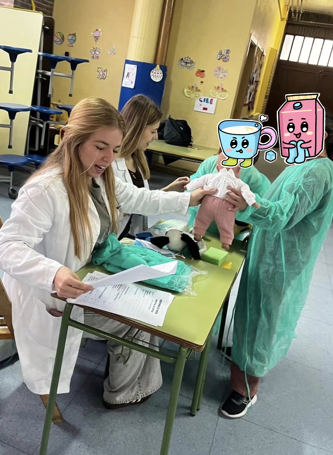 Estudiantes de AIEME-Valladolid durante una actividad de Hospital de Ositos